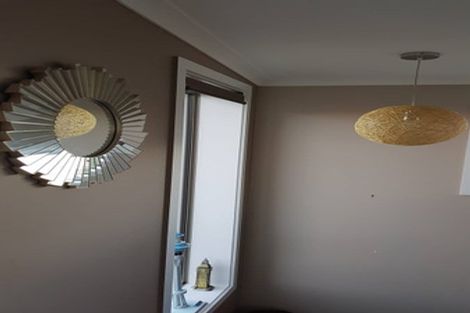 Photo of property in 6b Sunhaven Drive, Newlands, Wellington, 6037