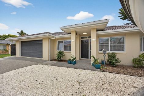 Photo of property in 6d Clearwater Cove, West Harbour, Auckland, 0618