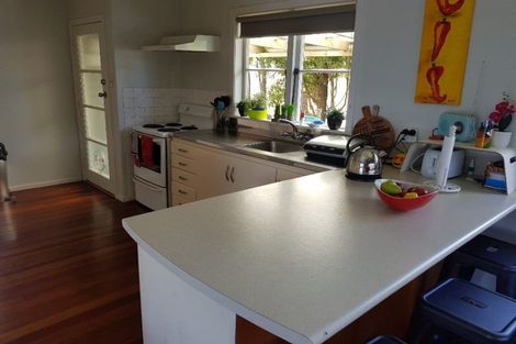 Photo of property in 37 Edmonton Road, Henderson, Auckland, 0612