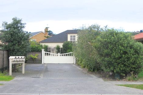 Photo of property in 17a Eaglemont Drive, East Tamaki Heights, Auckland, 2016