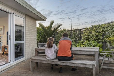 Photo of property in 8 Chatswood Grove, Fitzroy, New Plymouth, 4312