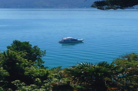 Photo of property in 2 Maramanui Way, Karaka Bays, Wellington, 6022