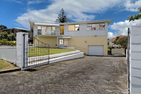 Photo of property in 22 Crompton Road, Massey, Auckland, 0614