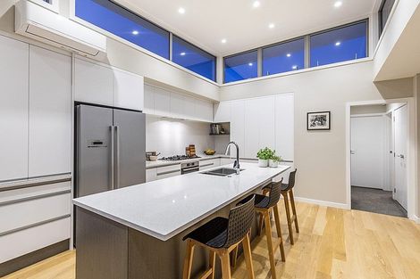 Photo of property in 49 Seaview Road, Castor Bay, Auckland, 0620