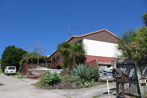 Photo of property in 1/28 Exeter Place, Unsworth Heights, Auckland, 0632