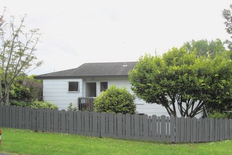 Photo of property in 2/20 Sunnyfield Crescent, Glenfield, Auckland, 0629