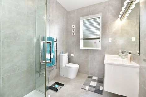 Photo of property in 19 Maka Terrace, Orewa, 0931