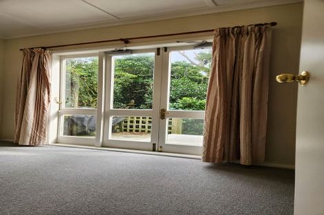 Photo of property in 64 Fairview Crescent, Kelburn, Wellington, 6012