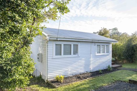 Photo of property in 637 Swanson Road, Swanson, Auckland, 0612