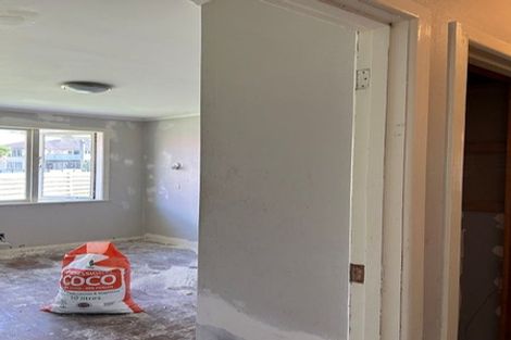 Photo of property in 49 Lauderdale Road, Birkdale, Auckland, 0626