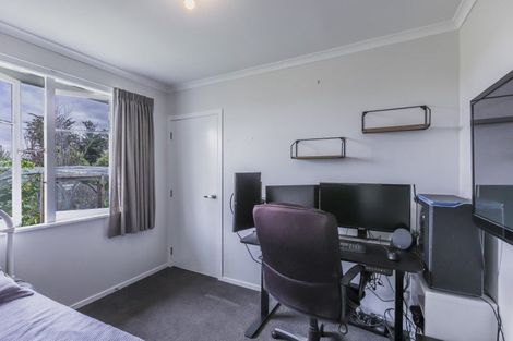 Photo of property in 18 Tiffen Lane, Waipawa, 4210