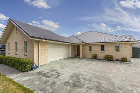 Photo of property in 55 Oakwood Drive, Rangiora, 7400