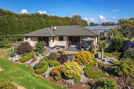 Photo of property in 2 Iwanui Close, Waitara, 4320