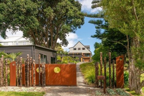 Photo of property in 9 Wharemauku Road, Raumati Beach, Paraparaumu, 5032