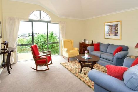 Photo of property in 5 Montcalm Close, Orewa, 0931