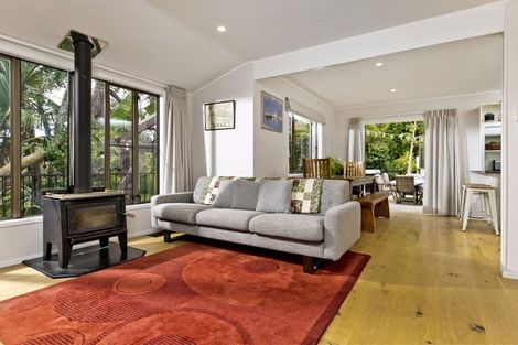 Photo of property in 14b South Lynn Road, Titirangi, Auckland, 0604