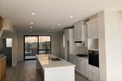 Photo of property in 27 Lawson Creek Street, Massey, Auckland, 0614