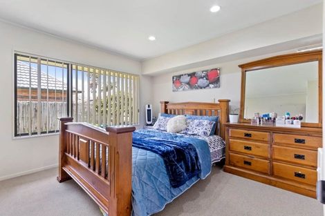 Photo of property in 19 Old Park Place, Takanini, 2112