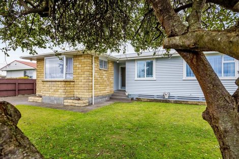 Photo of property in 14 Murray Avenue, Hawera, 4610