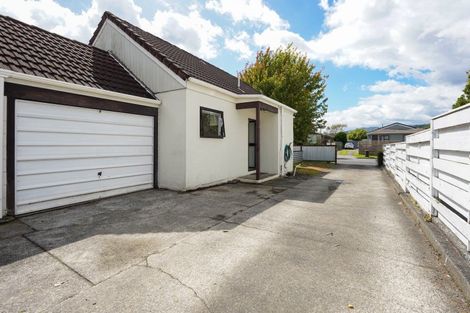 Photo of property in 51f1- Henry Street, Ebdentown, Upper Hutt, 5018