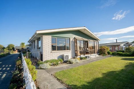 Photo of property in 15 Russell Street, Winton, 9720
