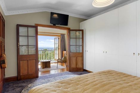Photo of property in 126 Hackthorne Road, Cashmere, Christchurch, 8022