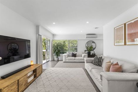 Photo of property in 3/9 Roberts Avenue, Bayswater, Auckland, 0622
