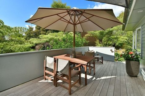 Photo of property in 26 Pohutukawa Avenue, Red Beach, 0932