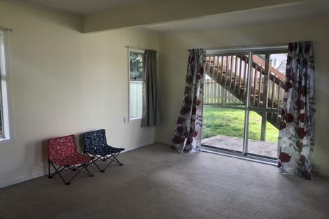 Photo of property in 19 St Catherine Crescent, West Harbour, Auckland, 0618