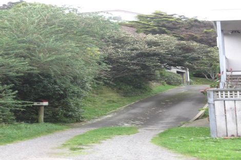 Photo of property in 102 Glanmire Road, Newlands, Wellington, 6037