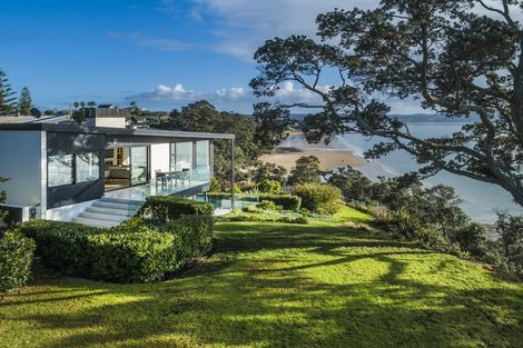 Photo of property in 31 Chelverton Terrace, Red Beach, 0932