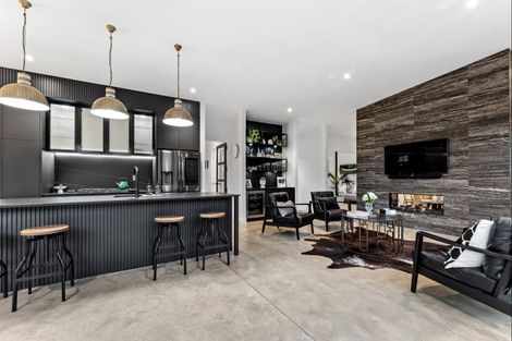 Photo of property in 72 Point Wells Road, Point Wells, 0986