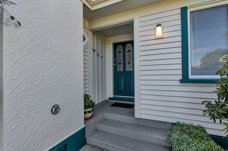 Photo of property in 125 Seaview Road, Westown, New Plymouth, 4310