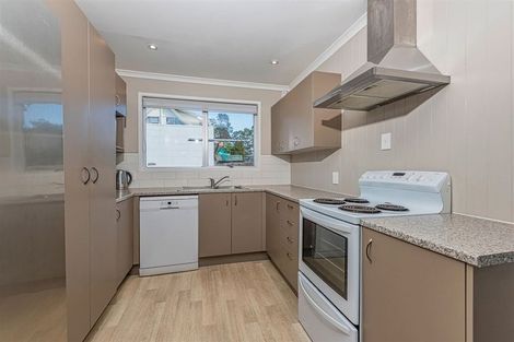 Photo of property in 4 Pipitea Place, Massey, Auckland, 0614