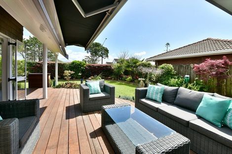 Photo of property in 5 Maygrove Drive, Orewa, 0931