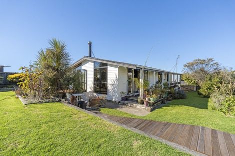 Photo of property in 5 Camellia Avenue, Bell Block, New Plymouth, 4312