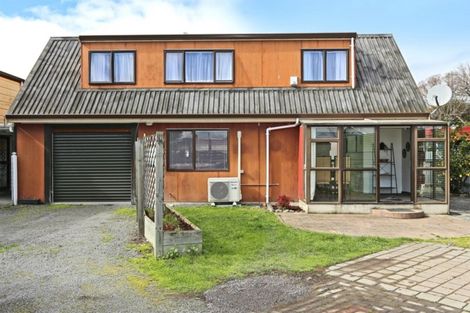Photo of property in 2/2 Heretaunga Street East, Parkvale, Hastings, 4122