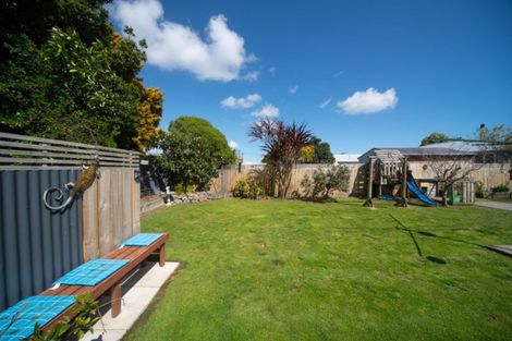 Photo of property in 33 Peters Avenue, Cloverlea, Palmerston North, 4412