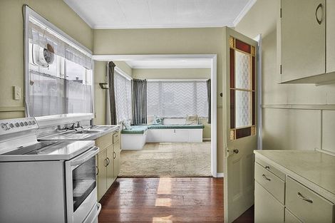 Photo of property in 77 Victoria Street, Hawera, 4610