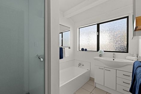 Photo of property in 2/8 Duart Road, Havelock North, 4130