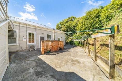 Photo of property in 36 The Parade, Island Bay, Wellington, 6023