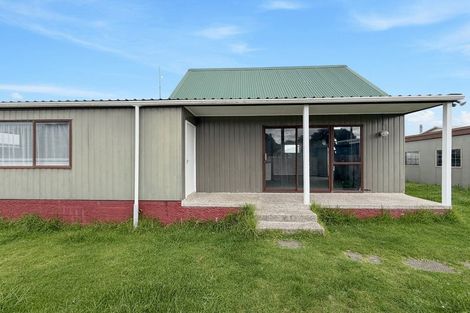 Photo of property in 84b Manuka Street, Castlecliff, Whanganui, 4501
