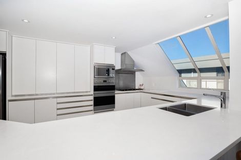 Photo of property in 28 The Mall, Mount Maunganui, 3116