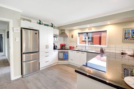 Photo of property in 37 Duckworth Street, Andersons Bay, Dunedin, 9013