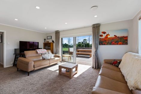 Photo of property in 318 Mountain Road, Lepperton, New Plymouth, 4373