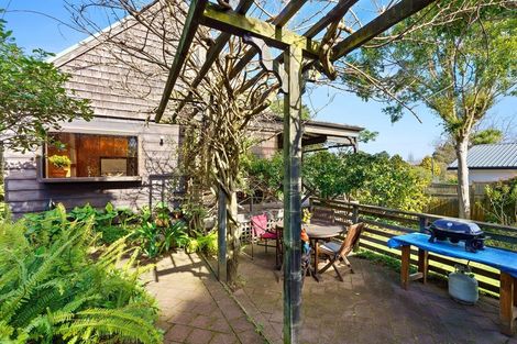 Photo of property in 25 Puriri Road, Waikanae, 5036