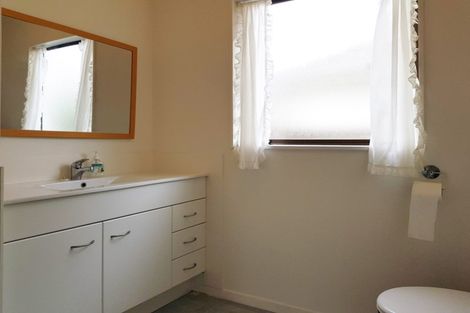 Photo of property in 4/25 Waterview Road West, Takanini, 2112