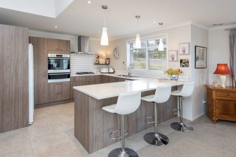Photo of property in 8 Ridge View Crescent, Pukekohe, 2120