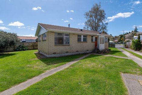 Photo of property in 7 Virgo Place, Kawaha Point, Rotorua, 3010