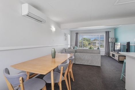 Photo of property in 36 Gray Avenue, Paraparaumu Beach, Paraparaumu, 5032